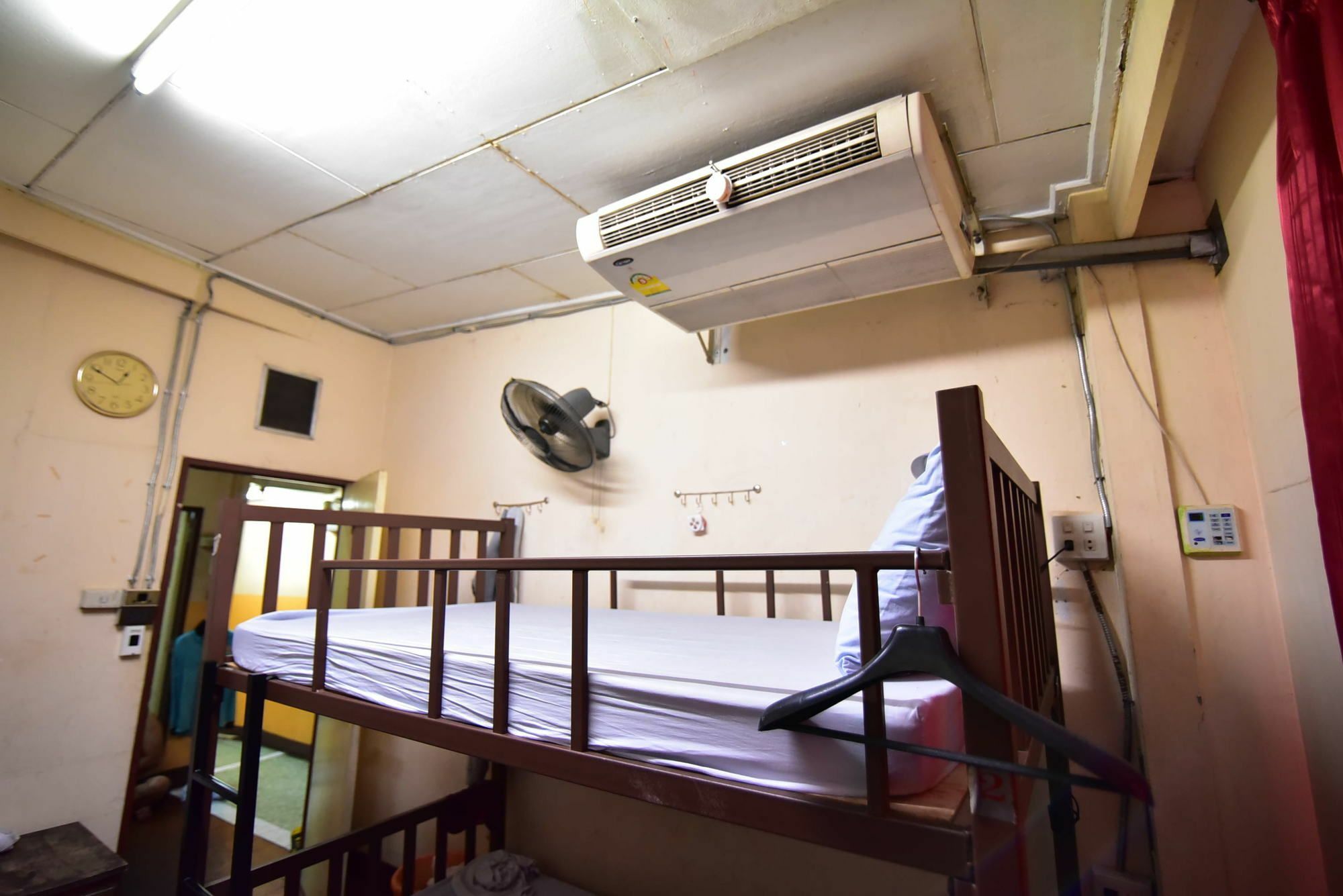 Khaosan Rainbow Hostel กรุงเทพมหานคร ภายนอก รูปภาพ